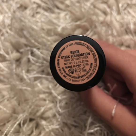 Anastasia Beverly Hills Stick foundation - Picture 4 of 5